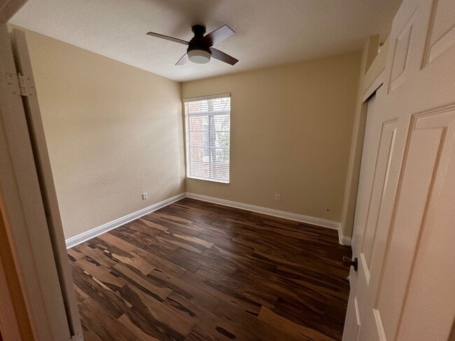 Building Photo - Beautiful 2 Bedroom/2 Bath Condo Close to ...