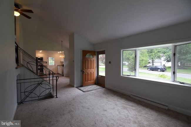 Primary Photo - 217 Limestone Ln