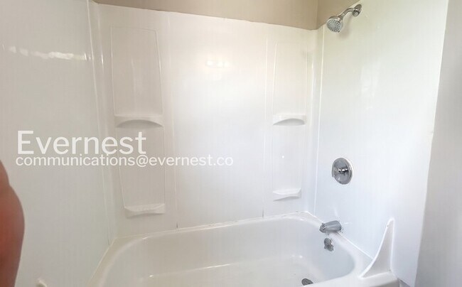 Building Photo - 969 Sheridan Ave