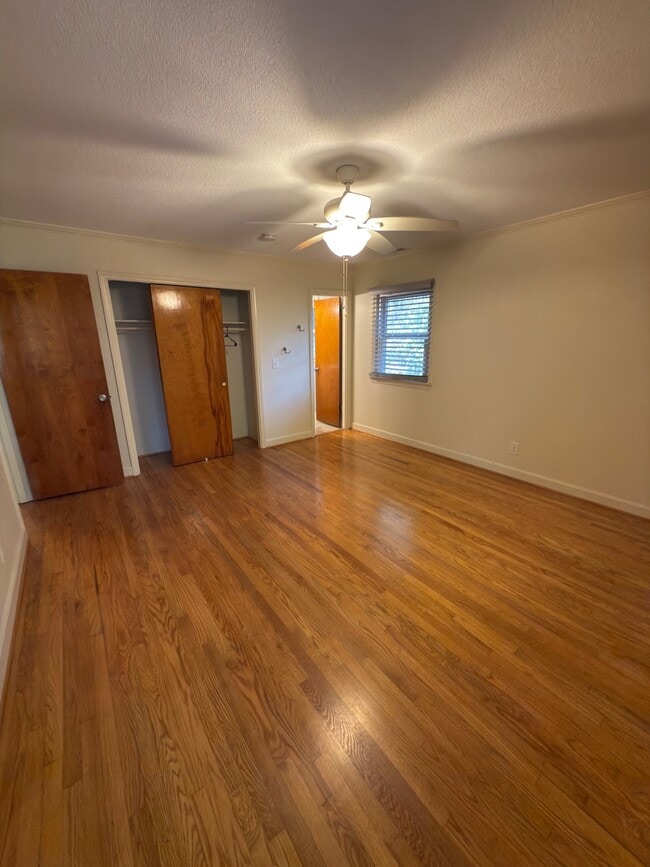 Building Photo - 109 Circle Dr