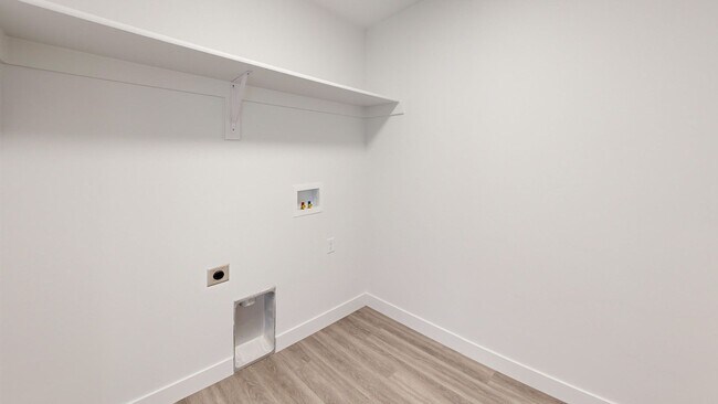Building Photo - Incredible End Unit in Spanish Fork's Rive...