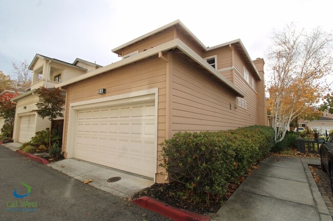 Building Photo - $6,295 - Gorgeous 2 Story 3 Bedroom 2.5 Bath Home steps away from Downtown Mountain View and Cal ...