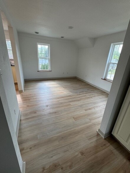 Building Photo - 36 Cedar St