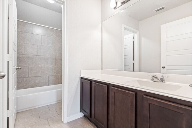 Building Photo - 4 Bedroom/2.5 Bathroom Home in the Hidden Canyons at Texas Research Park Subdivison
