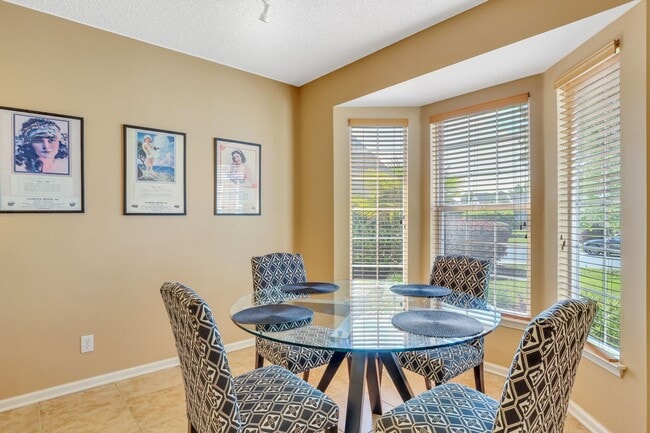 Building Photo - Stunning 2 bedroom, 2 bath in Bluffton