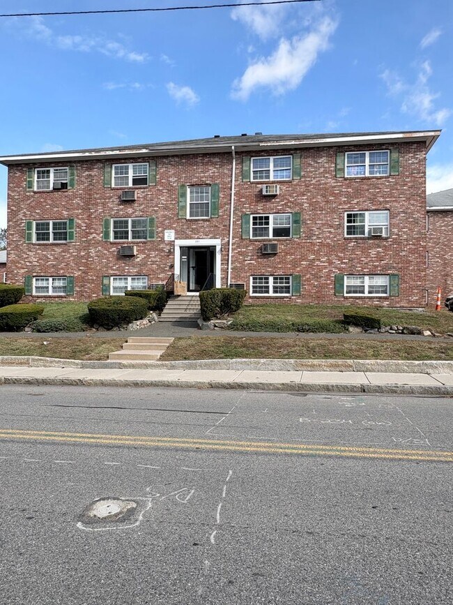 Building Photo - Bright 2-Bedroom Condo in Presidential Park, Lowell, MA