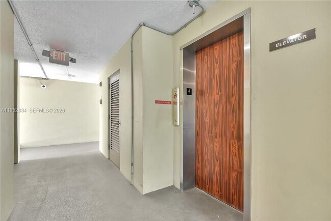 Building Photo - 2999 NW 48th Ave