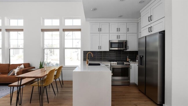 Building Photo - 2913 Chennault St