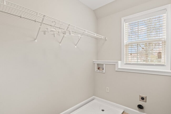 Building Photo - Spacious Home near Downtown Apex!