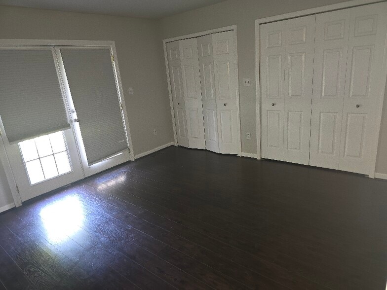 Building Photo - 138 N Rose St