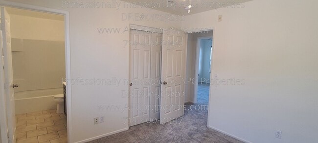 Building Photo - 2008 Montilla St