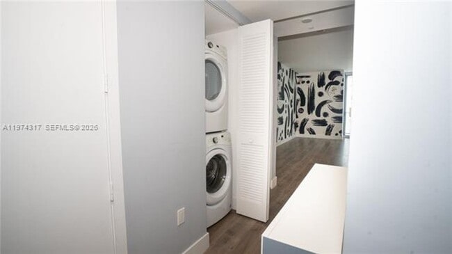 Building Photo - 488 NE 18th St