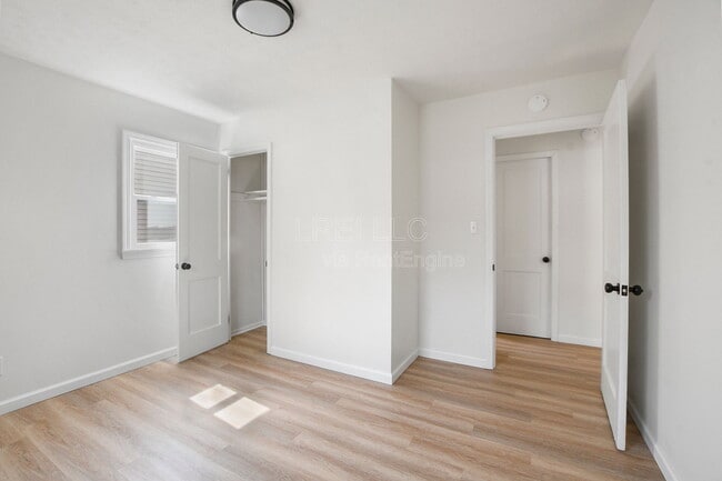 Building Photo - 320 N 36th St