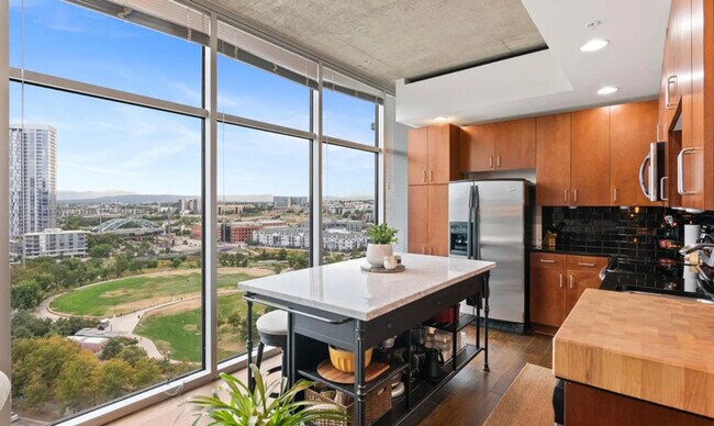 Building Photo - 1700 Bassett St