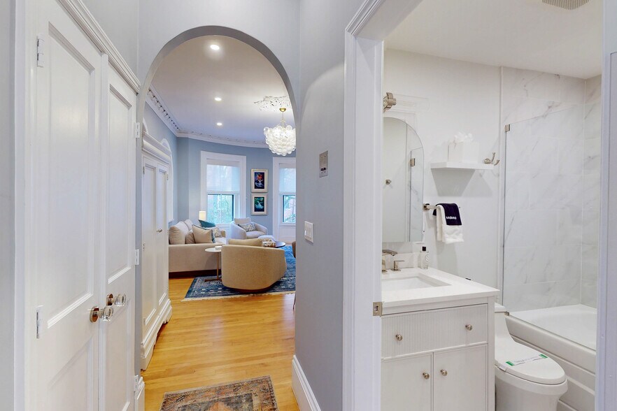 Building Photo - 86 Worcester St