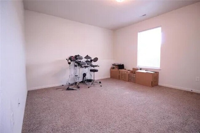 Building Photo - 6267-MF1-E1