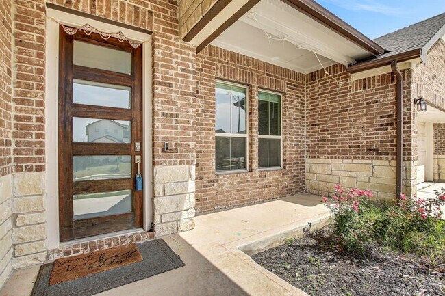 Building Photo - 18012 Stefano Dr