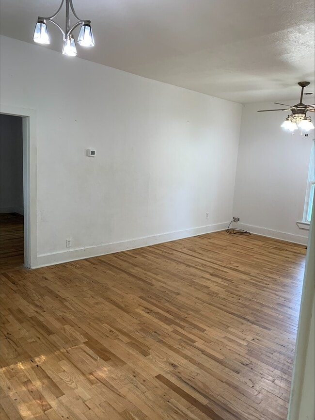 Building Photo - 1526 E 36th St