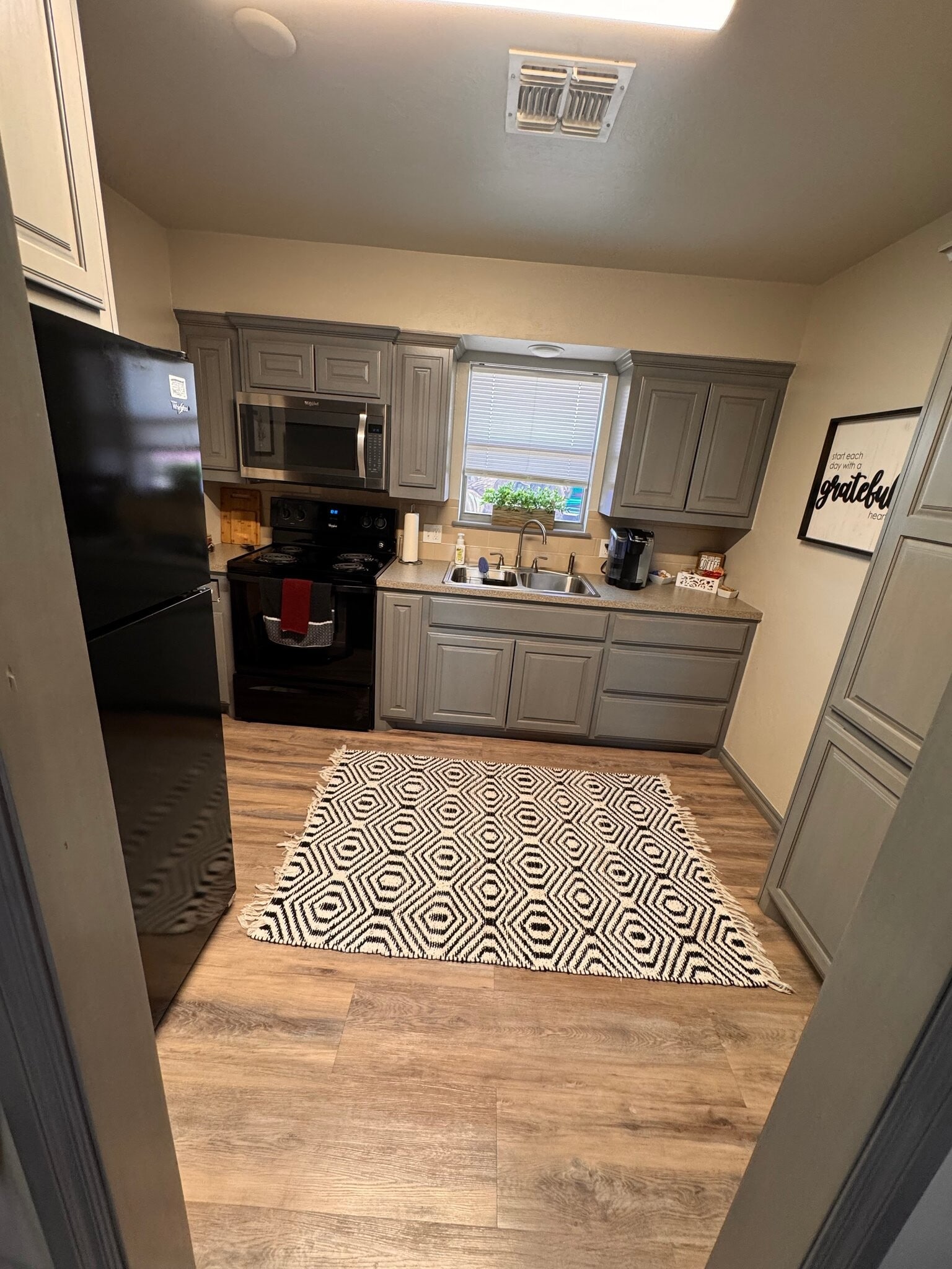 Building Photo - 1207 W Gore Blvd