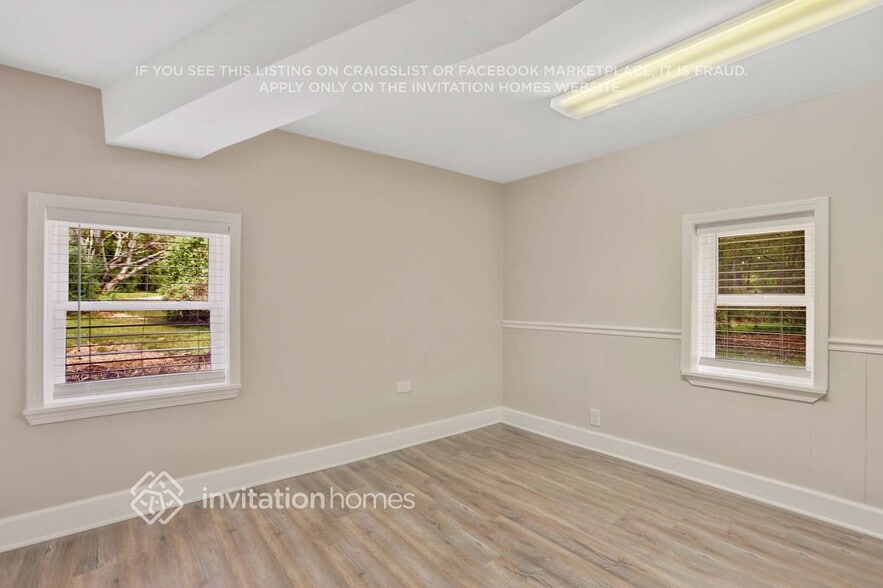 Building Photo - 7216 Pinecrest Dr