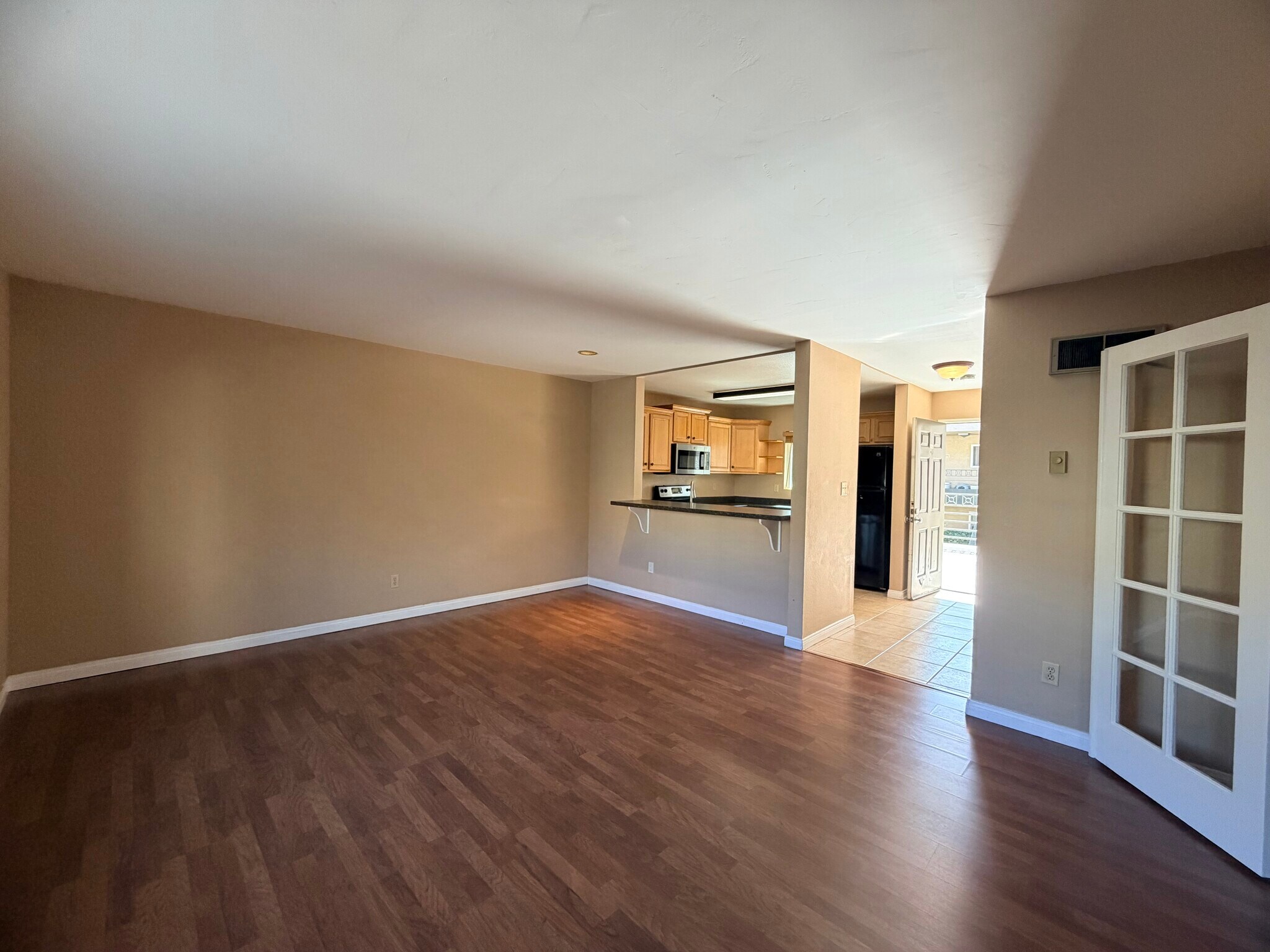 Building Photo - 7545 Charmant Dr