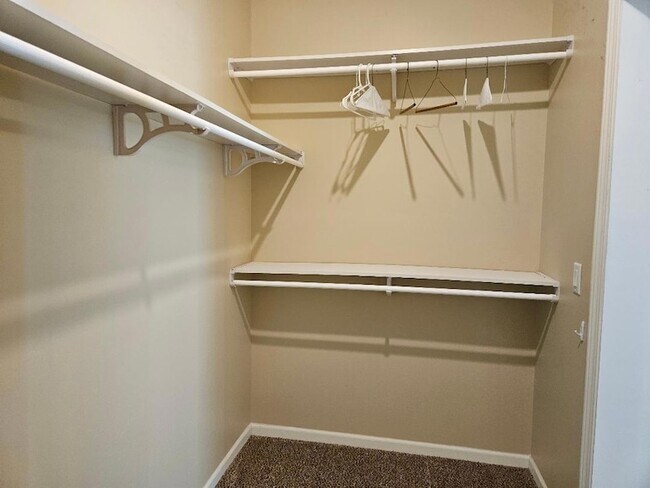 Building Photo - 555 Paint Creek Rd