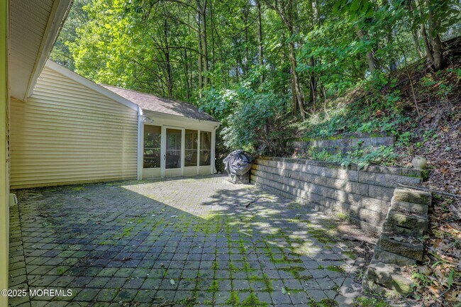 Building Photo - 3 Galewood Dr