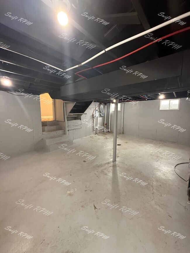 Building Photo - 1827 E 75th Terrace