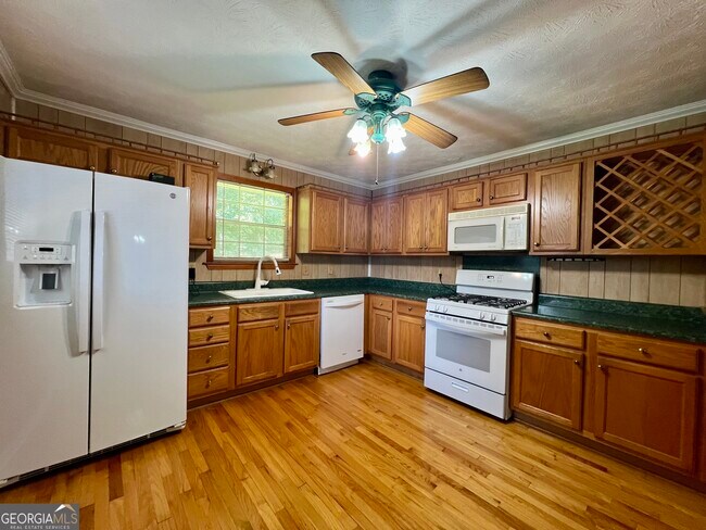 Building Photo - 6695 Courtney Dr