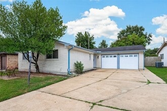 Building Photo - 1215 Mosher Ln