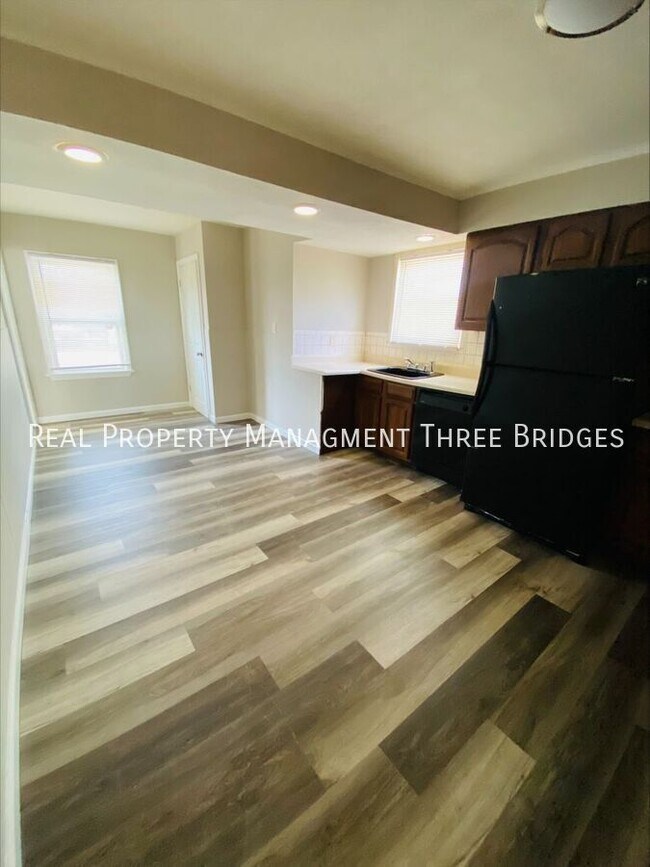 Building Photo - 6156 Wulff Dr