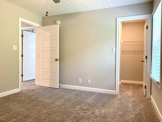 Building Photo - 1247 Highgrove Ln