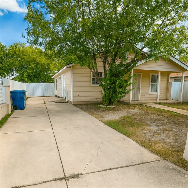 Primary Photo - 224 Coopwood Ave