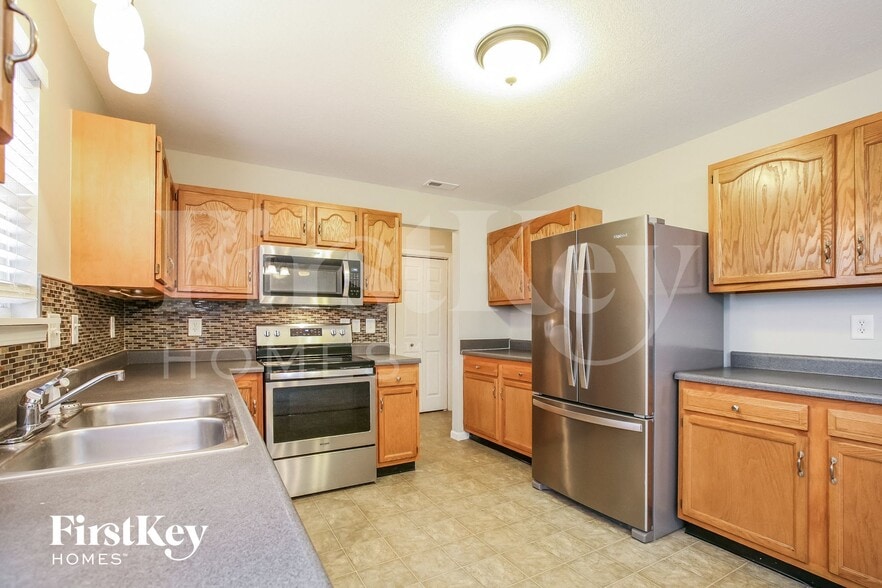 Building Photo - 15543 Dusty Trail