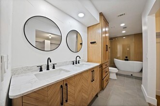 Building Photo - 4021 San Mateo Dr