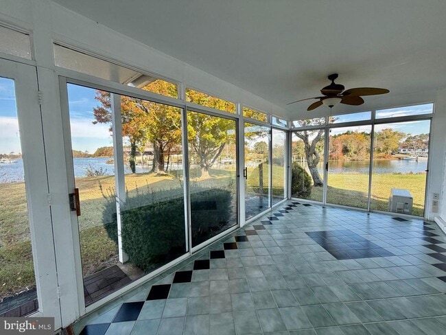 Building Photo - 48600 Deep Cove Ln