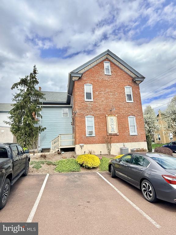 Building Photo - 377 W Ridge Pike