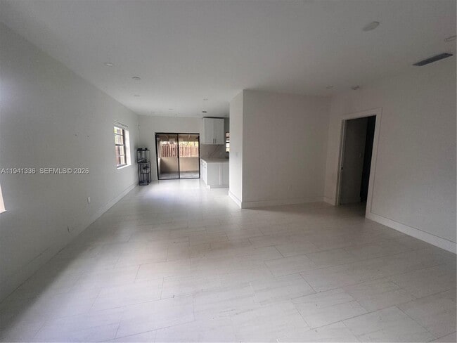 Building Photo - 13528 SW 9th Ln