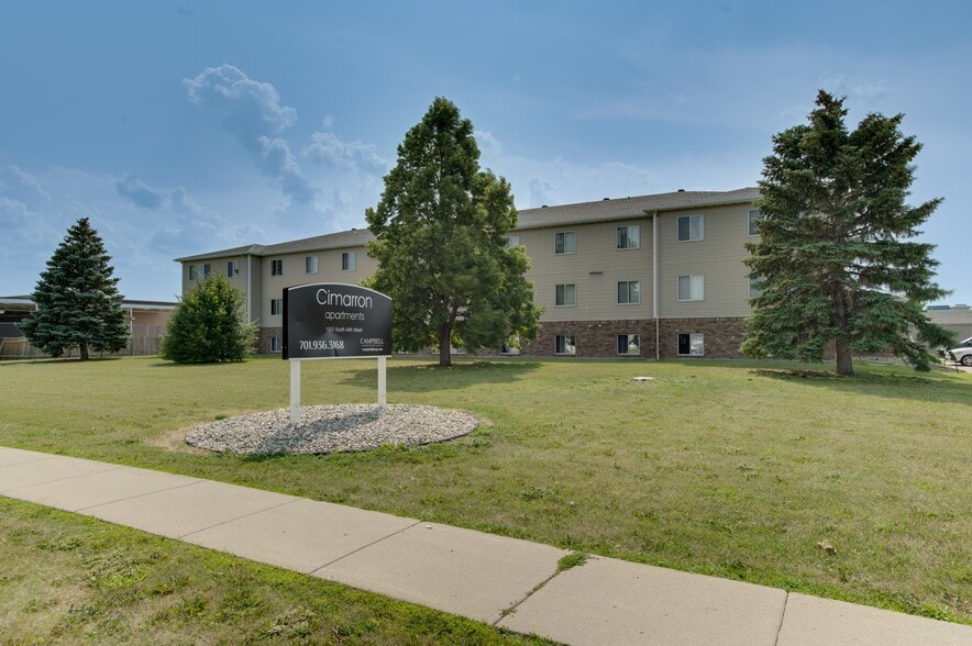 Primary Photo - Cimarron Apartments