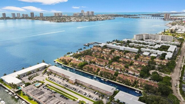 Building Photo - 120 Lehane Terrace