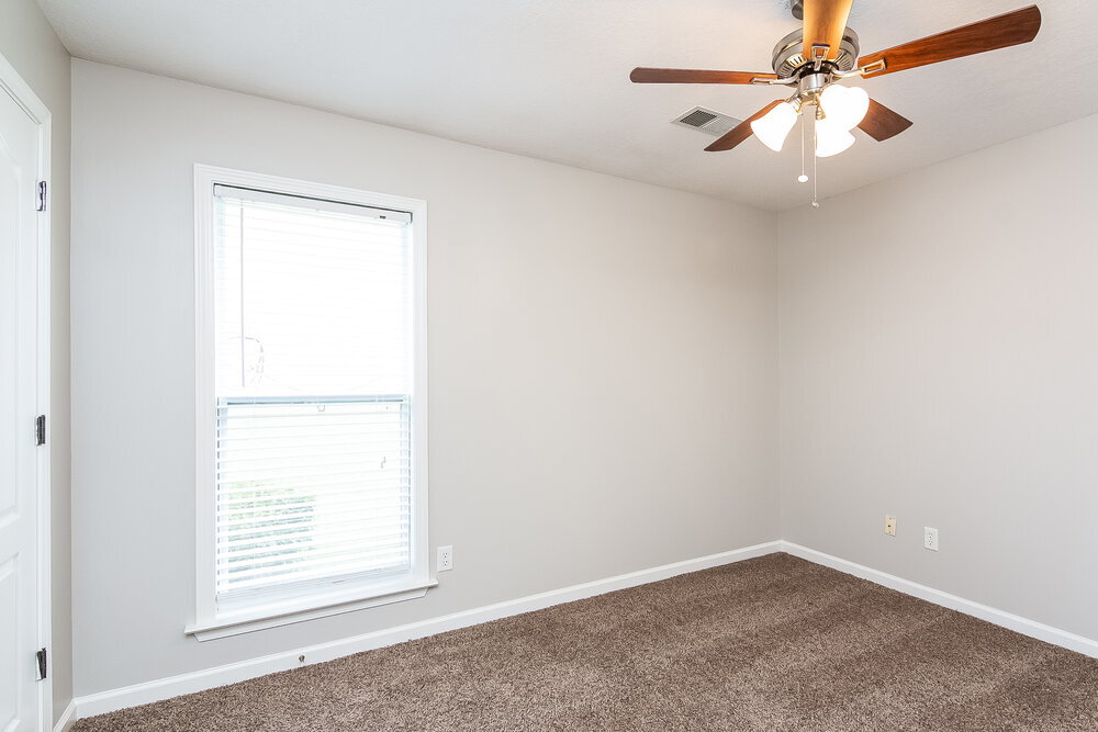 Building Photo - 1597 Far Dr