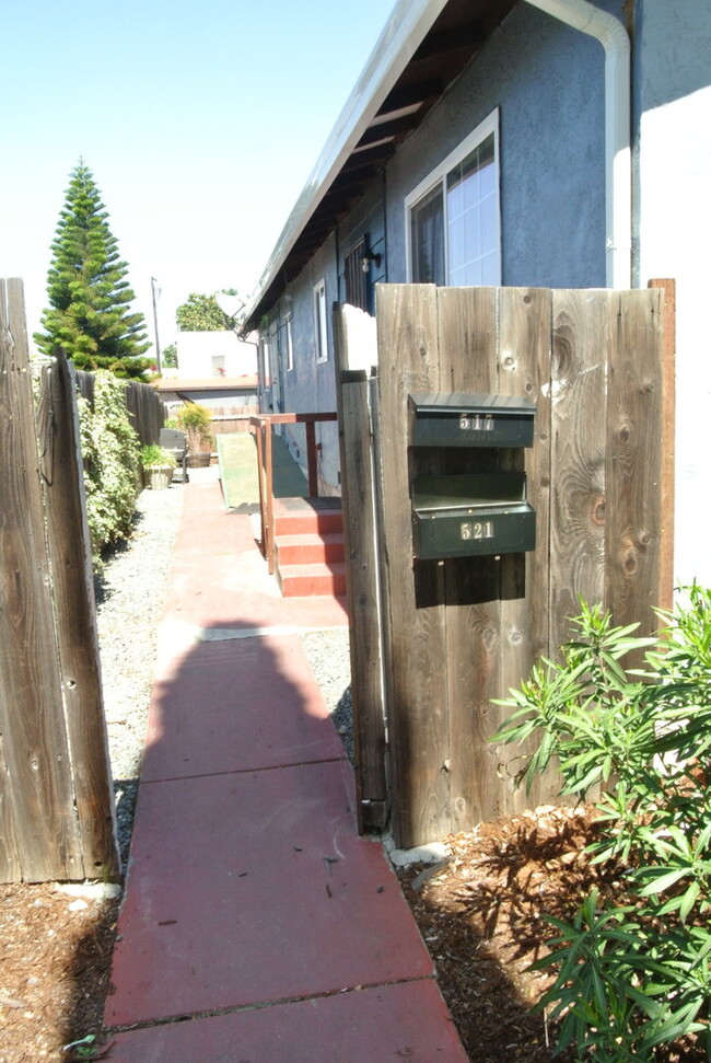 Building Photo - Adorable 2 bedroom, 1 bathroom In Pittsbur...