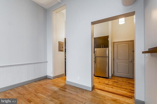 Building Photo - 511 S Bond St