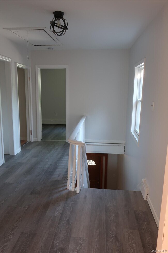 Building Photo - 9 Conklin Ln
