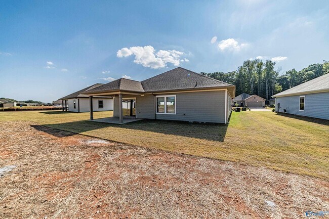 Building Photo - 14976 Greenleaf Dr