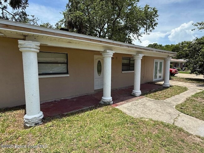 Primary Photo - 600 Byron Ave