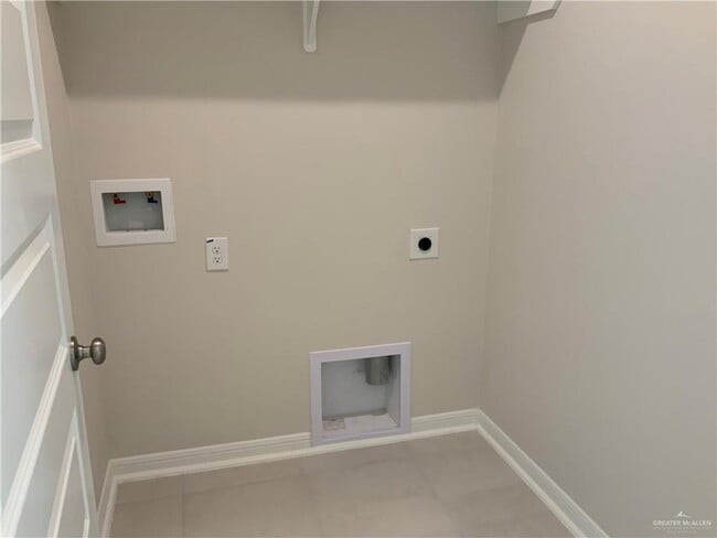 Building Photo - 27 Westway Ave