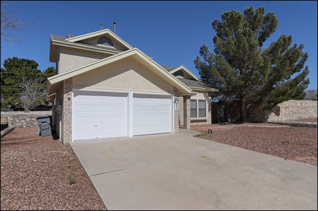 Building Photo - 695 Bluff Canyon Cir