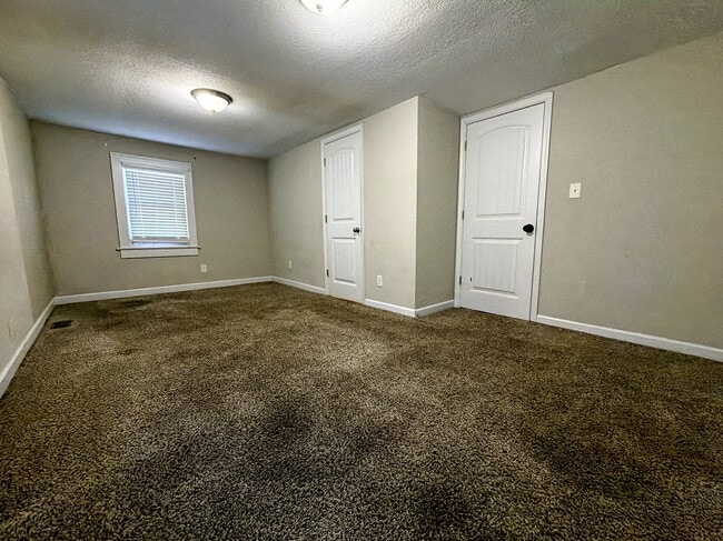 Building Photo - 25 W Sunset Rd