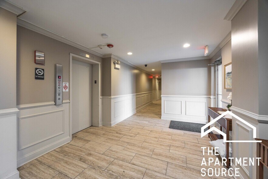 Building Photo - 110 N Kenilworth Ave